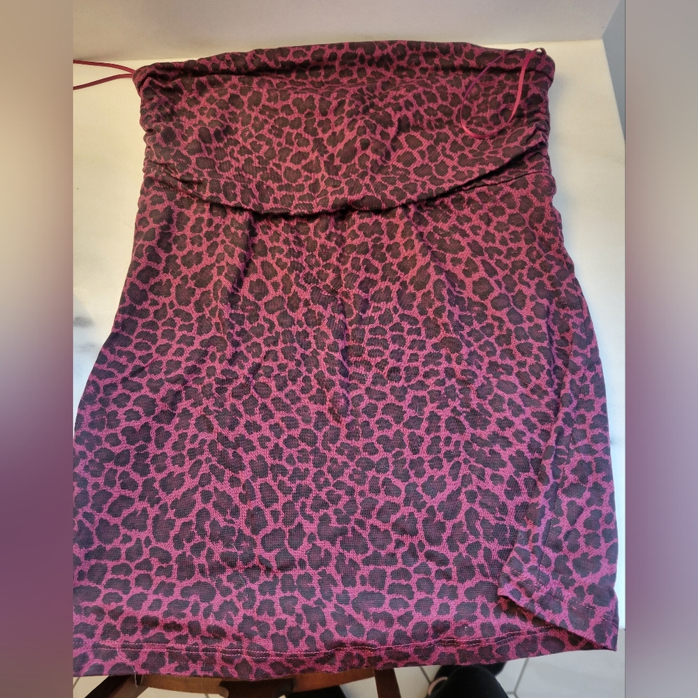 Chic Pink Leopard Print Top